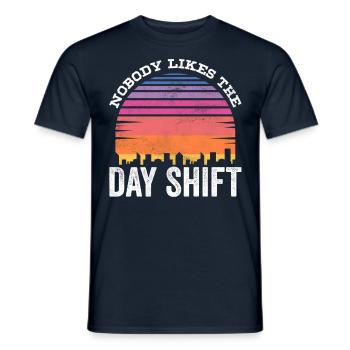 Personne n’aime le travail de jour de nuit - T-shirt homme - marine - Devant - AI Model Male 178 light (178cm)