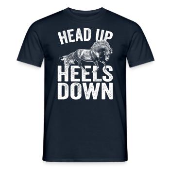 Tête haute talons vers le bas Cavalier Équitation Cheval - T-shirt homme - marine - Devant - AI Model Male 178 light (178cm)
