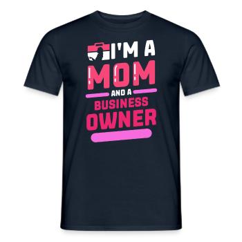 Je suis une mère et une propriétaire d’entreprise - T-shirt homme - marine - Devant - AI Model Male 178 light (178cm)