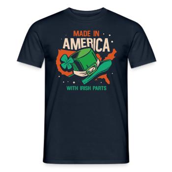 Fabriqué en Amérique avec des parties irlandaises irlandaises - T-shirt homme - marine - Devant - AI Model Male 178 light (178cm)