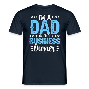 Je suis un père et un PDG propriétaire d’entreprise - T-shirt homme - marine - Devant - AI Model Male 178 light (178cm)