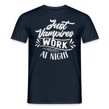 Seuls les vampires travaillent la nuit en disant quart de jour - T-shirt homme - marine - Devant - AI Model Male 178 light (178cm)