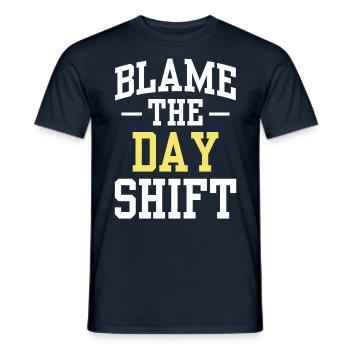 Die Tagesschicht Verantwortlich Machen Arbeit - Männer T-Shirt - Navy - Vorne - AI Model Male 178 light (178cm)