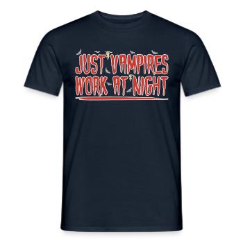 Seuls les vampires travaillent la nuit en disant quart de jour - T-shirt homme - marine - Devant - AI Model Male 178 light (178cm)