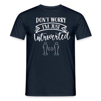 Keine Sorge Ich Bin Nur Introvertiert Schüchtern - Männer T-Shirt - Navy - Vorne - AI Model Male 178 light (178cm)