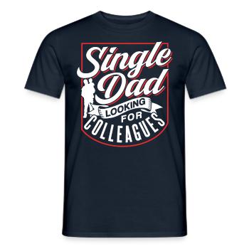 Alleinerziehender Vater Alleinerziehend Papa Papi - Männer T-Shirt - Navy - Vorne - AI Model Male 178 light (178cm)