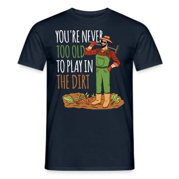 Tu n’es jamais trop vieux pour jouer dans la terre grand-père - T-shirt homme - marine - Devant - AI Model Male 178 light (178cm)