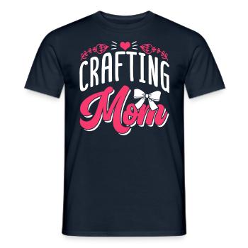 Artisanat Maman Mère Amateur Artisanat - T-shirt homme - marine - Devant - AI Model Male 178 light (178cm)