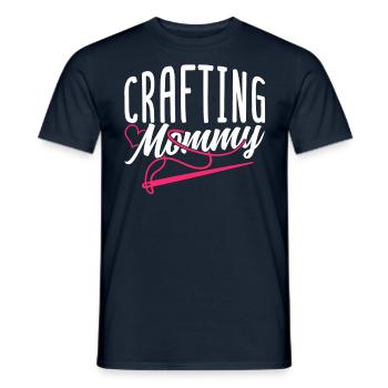 Artisanat Maman Mère Artisanat Amateur - T-shirt homme - marine - Devant - AI Model Male 178 light (178cm)