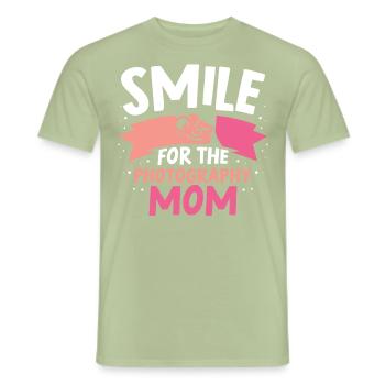 Lächeln Für Die Fotografierende Mutter Kamera Mama - Männer T-Shirt - Sage - Vorne - AI Model Male 178 light (178cm)