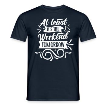 Au moins demain week-end, c’est enfin vendredi - T-shirt homme - marine - Devant - AI Model Male 178 light (178cm)