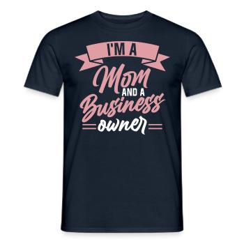 Je suis mère et propriétaire d’entreprise - T-shirt homme - marine - Devant - AI Model Male 178 light (178cm)