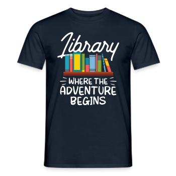 Bibliothèque Là où l’aventure commence Bibliothécaire - T-shirt homme - marine - Devant - AI Model Male 178 light (178cm)