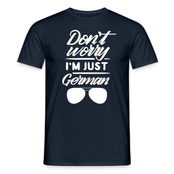 Keine Sorge Ich Bin Nur Deutscher Stimme Deutsch - Männer T-Shirt - Navy - Vorne - AI Model Male 178 light (178cm)