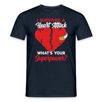 Ich Habe Einen Herzinfarkt Überlebt Herzanfall - Männer T-Shirt - Navy - Vorne - AI Model Male 178 light (178cm)