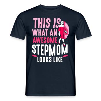 So Sieht Eine Großartige Stiefmutter Aus - Männer T-Shirt - Navy - Vorne - AI Model Male 178 light (178cm)