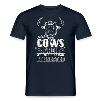 Meine Kühe Und Ich Sind Magisch Verbunden Kuh - Männer T-Shirt - Navy - Vorne - AI Model Male 178 light (178cm)