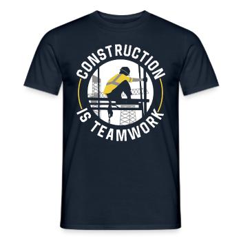 Le travail de construction est un travail d’équipe Construction Travail d’équipe Chantier - T-shirt homme - marine - Devant - AI Model Male 178 light (178cm)