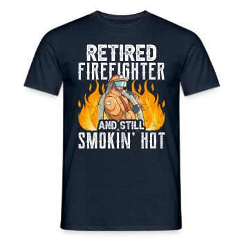 Pompier à la retraite et encore chaud - T-shirt homme - marine - Devant - AI Model Male 178 light (178cm)