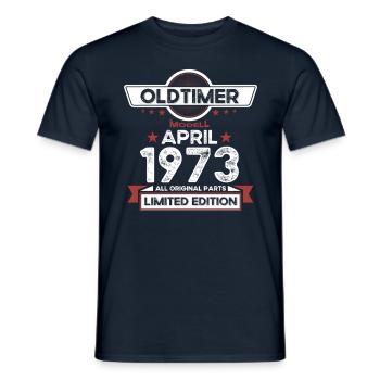 50e anniversaire homme Oldtimer April né en 1973 - T-shirt homme - marine - Devant - AI Model Male 178 light (178cm)