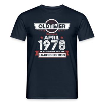 45e anniversaire homme Oldtimer April né en 1978 - T-shirt homme - marine - Devant - AI Model Male 178 light (178cm)