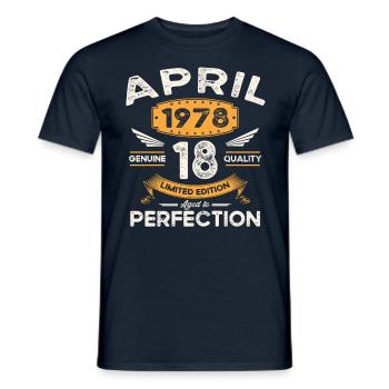 45e anniversaire homme April Né en 1978 Légendaire - T-shirt homme - marine - Devant - AI Model Male 178 light (178cm)