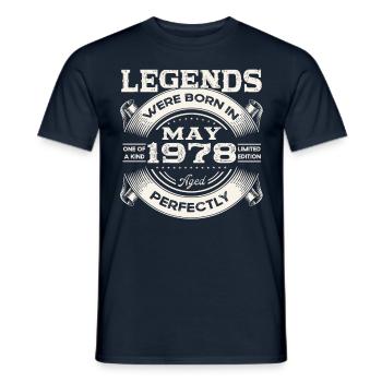 45e anniversaire Homme May né en 1978 Légendaire - T-shirt homme - marine - Devant - AI Model Male 178 light (178cm)