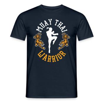 Muay Thai Krieger Kampfsport Kampf Kämpfer - Männer T-Shirt - Navy - Vorne - AI Model Male 178 light (178cm)