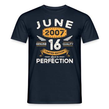 16th Birthday Man June Vintage 2007 Legendary - Men's T-Shirt - navy - Front - AI Model Male 178 light (178cm)