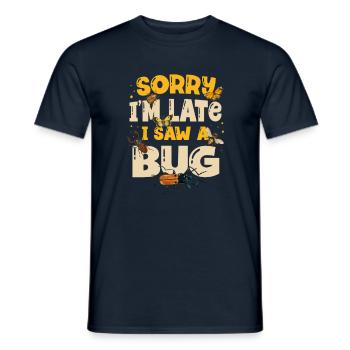 Désolé d’être en retard. J’ai un - T-shirt homme - marine - Devant - AI Model Male 178 light (178cm)