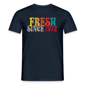 Vintage 1972 - Männer T-Shirt - Navy - Vorne - AI Model Male 178 light (178cm)