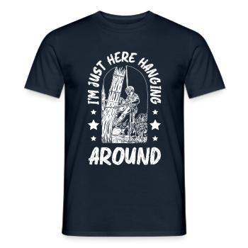 Arborist for a Tree trimmer - Männer T-Shirt - Navy - Vorne - AI Model Male 178 light (178cm)