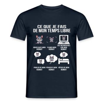 Ce que je fais de mon temps libre Korat - T-shirt homme - marine - Devant - AI Model Male 178 light (178cm)