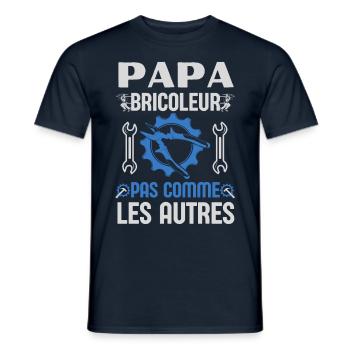 Papa bricoleur pas comme les autres 1 - T-shirt homme - marine - Devant - AI Model Male 178 light (178cm)
