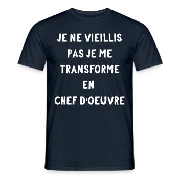 ne vieilli pas, je me transforme en chef-d'oeuvre - T-shirt homme - marine - Devant - AI Model Male 178 light (178cm)
