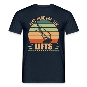 Juste ici pour les grutiers élévateurs - T-shirt homme - marine - Devant - AI Model Male 178 light (178cm)