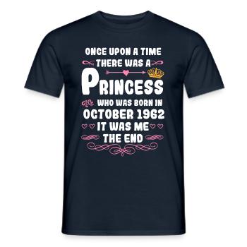Es war einmal eine Prinzessin. Oktober 1962 Geburt - Männer T-Shirt - Navy - Vorne - AI Model Male 178 light (178cm)
