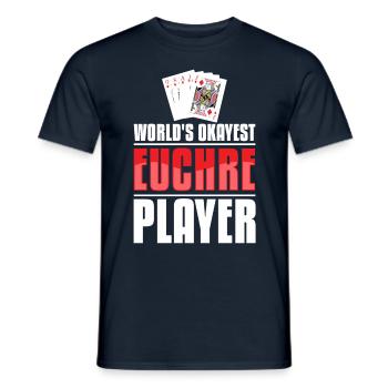 Okayest Euchre Player - Euchre Player Kartenspiel - Männer T-Shirt - Navy - Vorne - AI Model Male 178 light (178cm)