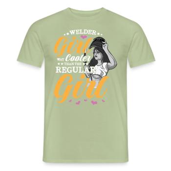 Schweißerin Spruch Design für Metallbauer - Männer T-Shirt - Sage - Vorne - AI Model Male 178 light (178cm)