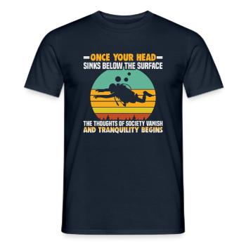 Instructeur de conception de plongée sous-marine Snorkeling - T-shirt homme - marine - Devant - AI Model Male 178 light (178cm)