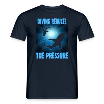 Instructeur de conception de plongée sous-marine Snorkeling - T-shirt homme - marine - Devant - AI Model Male 178 light (178cm)