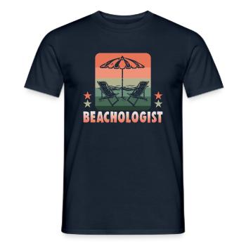 Strandurlaub am Meer Design Strandmotiv - Männer T-Shirt - Navy - Vorne - AI Model Male 178 light (178cm)