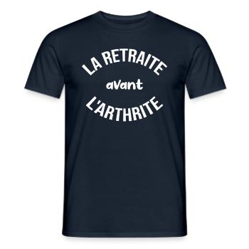La retraite avant l'arthrite - T-shirt homme - marine - Devant - AI Model Male 178 light (178cm)