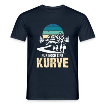 Nur noch eine Kurve dann sind wir da Wandern Berge - Männer T-Shirt - Navy - Vorne - AI Model Male 178 light (178cm)