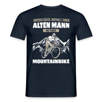 Unterschätze Niemals Alten Mann mit Mountainbike - Männer T-Shirt - Navy - Vorne - AI Model Male 178 light (178cm)