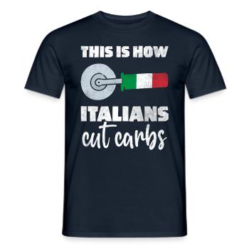 This Is How Italians Cut Carbs Fun Pizza Cutter - Männer T-Shirt - Navy - Vorne - AI Model Male 178 light (178cm)
