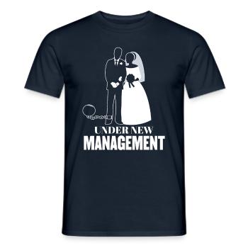 Unter Neuem Management Im Leben Heirat Hochzeit - Männer T-Shirt - Navy - Vorne - AI Model Male 178 light (178cm)