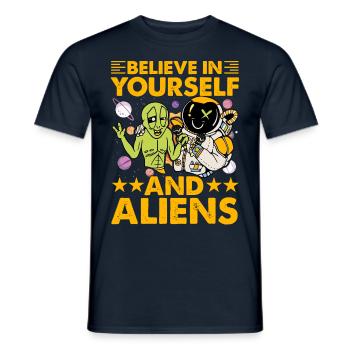 Believe in yourself and Aliens - Männer T-Shirt - Navy - Vorne - AI Model Male 178 light (178cm)