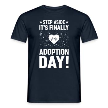 Mettez de côté C’est enfin le jour de l’adoption heureux - T-shirt homme - marine - Devant - AI Model Male 178 light (178cm)