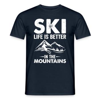 La vie de ski est meilleure dans les montagnes Blanc - T-shirt homme - marine - Devant - AI Model Male 178 light (178cm)